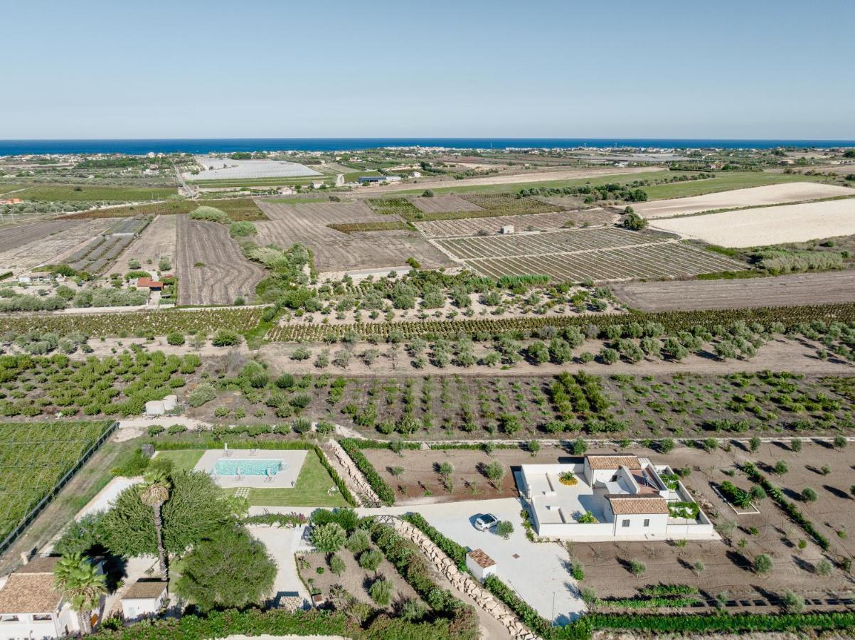 Baglio Il Gelso E L'Ulivo Appartamento Il Carrubo Reitani Exterior photo